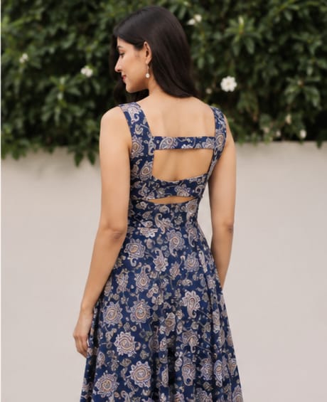 Pretty Graceful Women Dress